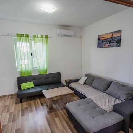 Vacation Home Ivan Kasic Exterior foto